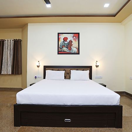 Oyo 9428 Hill View Room Goverdhan Vilas Udaipur Eksteriør billede