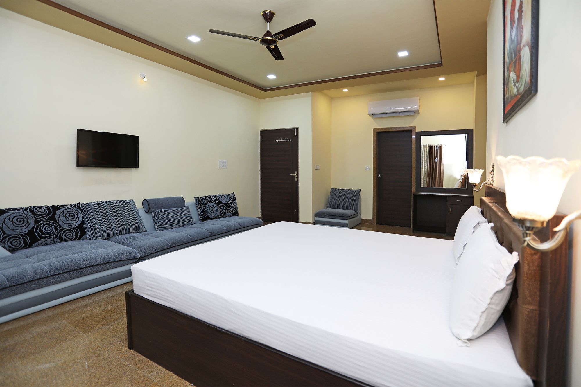 Oyo 9428 Hill View Room Goverdhan Vilas Udaipur Eksteriør billede