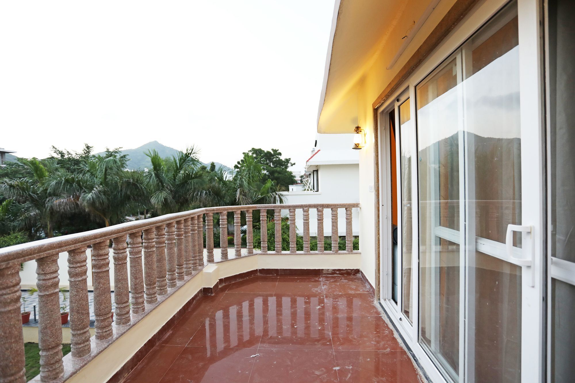 Oyo 9428 Hill View Room Goverdhan Vilas Udaipur Eksteriør billede