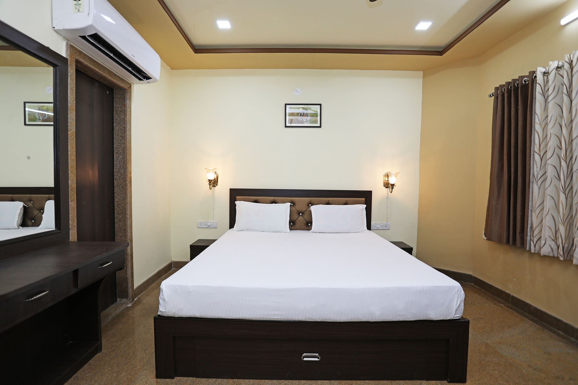 Oyo 9428 Hill View Room Goverdhan Vilas Udaipur Eksteriør billede