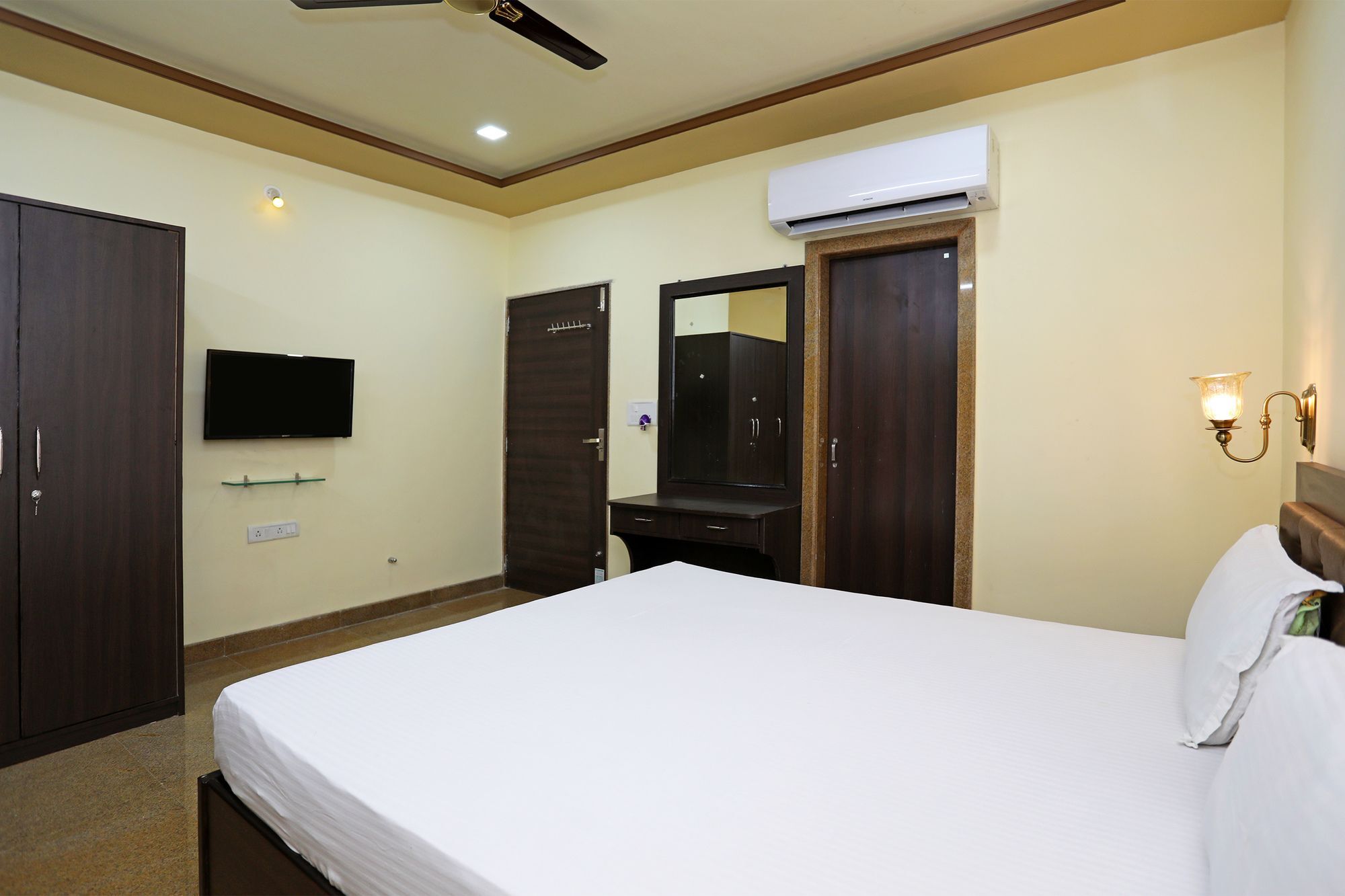 Oyo 9428 Hill View Room Goverdhan Vilas Udaipur Eksteriør billede